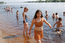 Подростки на пляже